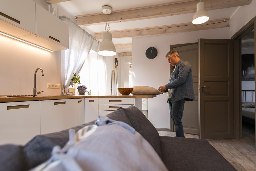 Sunny And Compact Apartment Riga Exterior photo